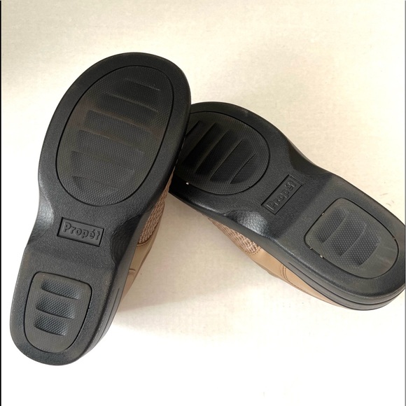 Propet Stretchable Olivia Comfort Shoe Wide 2E - Picture 10 of 12